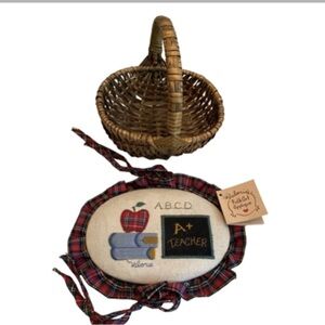 Valorie‎ Sockwell Folk Art Applique Basket Teacher Appreciation Red Check w Tags